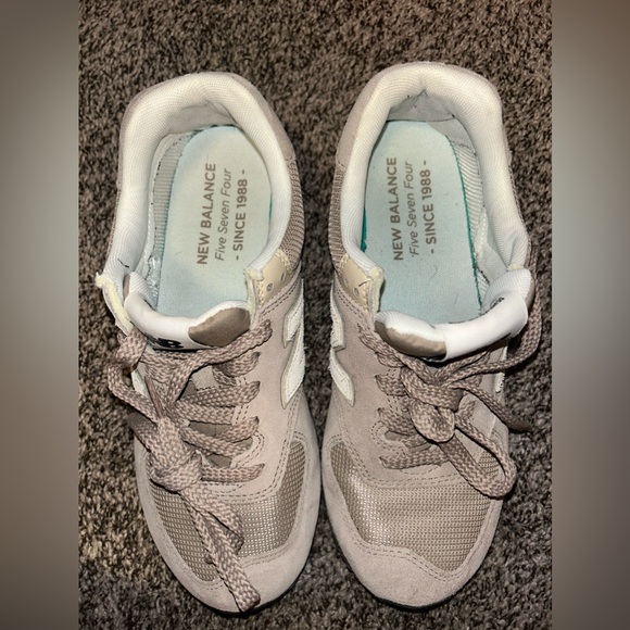 Unisex New Balance shoes - Picture 3 of 5